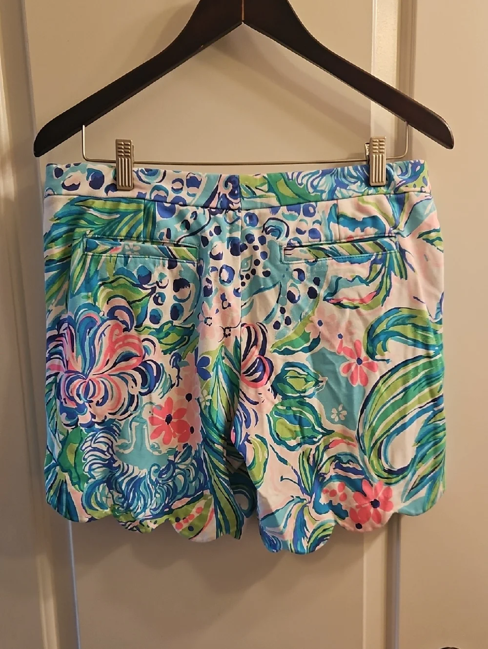 Lilly Pulitzer Turquoise Pink Green Floral Scallop Hem Shorts - Picture 5 of 11